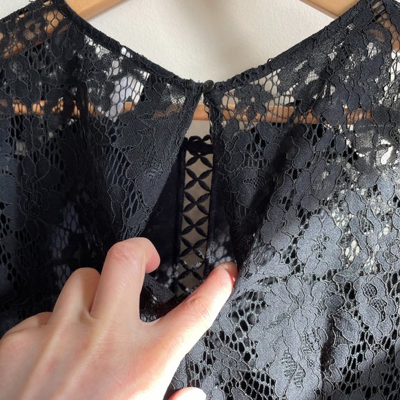 Divided H&M Lace Layered Eyelet Ruffled Dress sz 6 - Picture 7 of 9